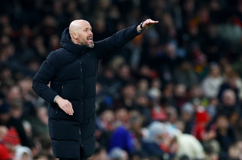 Man United bị chỉ trích dữ dội sau khi bị loại khỏi Champions League- Ảnh 2. Erik ten Hag khen ngợi cầu thủ dù sớm bị loại - Ảnh: REUTERS