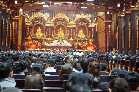Hàng ngàn tăng ni Phật tử tham gia đại lễ kỷ niệm 715 năm Phật hoàng Trần Nhân Tông nhập niết bàn - Ảnh: Nguyễn Tuấn Anh Hàng ngàn tăng ni, phật tử tham gia đại lễ kỷ niệm 715 năm Phật hoàng Trần Nhân Tông nhập niết bàn - Ảnh: Nguyễn Tuấn Anh