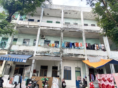 Các khu chung cư ở Đà Nẵng xuống cấp làm 'nóng Khu chung cư Thuận Phước xuống cấp - Ảnh: LÊ TRUNG