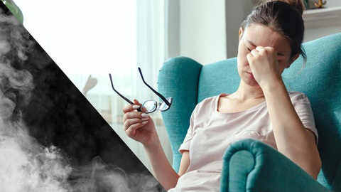 Đau nửa đầu vì thói quen xấu của người bên cạnh- Ảnh 1. Thuốc lá không chỉ ảnh hưởng tới sức khỏe người hút mà ảnh hưởng cả những người xung quanh