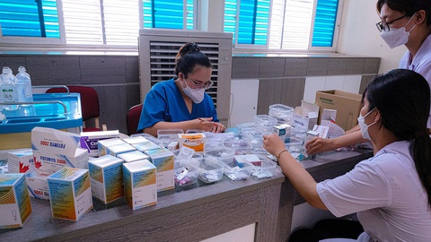 Thuốc mới, chi phí hợp lý sẽ được đánh giá để bảo hiểm chi trả- Ảnh 1. “Có thể sắp tới có thêm nhiều thuốc được bảo hiểm y tế chi trả” - Ảnh: D.L.