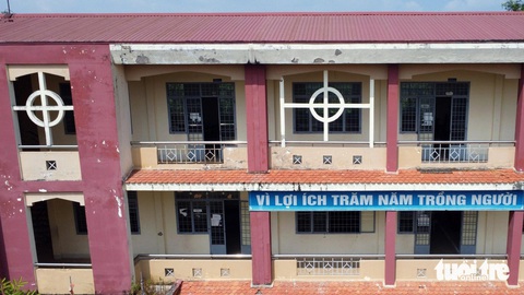 Hình hài trường học 13 tỉ ở Đồng Nai xuống cấp bị thanh tra- Ảnh 7. Trường xuống cấp, hư hỏng nên UBND huyện Nhơn Trạch phải bỏ ra hơn 1,5 tỉ đồng để cải tạo, sửa chữa nhưng trường vẫn phải đóng cửa - Ảnh: A LỘC