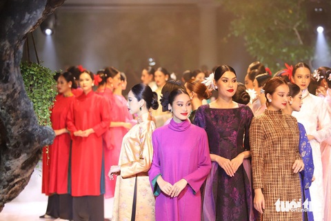 Những thiết kế ấn tượng của nhà thiết kế Trịnh Hoàng Diệu - Ảnh: PHƯƠNG QUYÊN Những thiết kế ấn tượng của nhà thiết kế Trịnh Hoàng Diệu - Ảnh: PHƯƠNG QUYÊN
