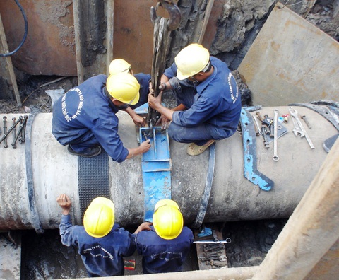 Toàn bộ quận 1 và nhiều quận trung tâm TP.HCM cúp nước cuối tuần- Ảnh 1. Cuối tuần này nhiều quận trung tâm TP.HCM cúp nước - Ảnh: ĐINH BÍCH