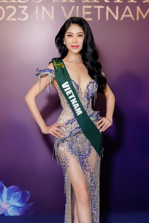 'Vượt mặt' mỹ nhân Philippines, Hoa hậu Lan Anh xuất sắc 'ẵm' giải thưởng phụ đầu tiên- Ảnh 2. Việc chiến thắng giải thưởng đầu tiên của Miss Earth 2023 được xem là động lực lớn đối với Lan Anh trong chặng bán kết và chung kết sắp tới.