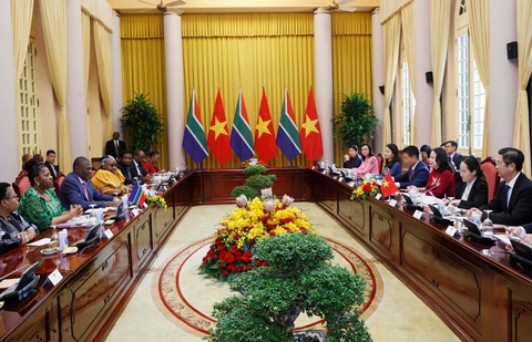 Ngay sau lễ đón, Phó chủ tịch nước Võ Thị Ánh Xuân tiến hành hội đàm với Phó tổng thống Nam Phi Paul Mashatile - Ảnh: TTXVN Ngay sau lễ đón, Phó chủ tịch nước Võ Thị Ánh Xuân tiến hành hội đàm với Phó tổng thống Nam Phi Paul Mashatile - Ảnh: TTXVN
