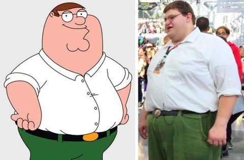 20 nhân vật hoạt hình giống người thật đáng kinh ngạc- Ảnh 5. Nhân vật Peter Griffin trong phim Family Guy và một người dùng có tên thereisnolifeiknowtocomparewithpureimagination trên imgur.