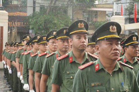 Công an TP.HCM ra quân cao điểm tấn công, trấn áp tội phạm dịp Tết Nguyên đán 2024- Ảnh 5. Các đơn vị của Công an Đà Nẵng tại buổi ra quân - Ảnh: ĐOÀN CƯỜNG