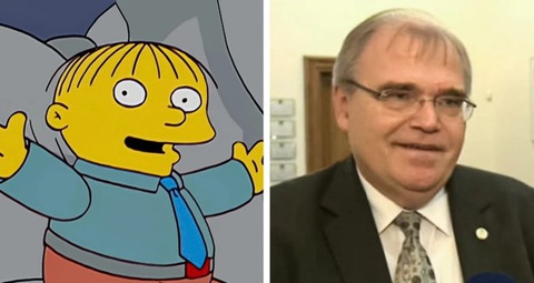 20 nhân vật hoạt hình giống người thật đáng kinh ngạc- Ảnh 17. Nhân vật Ralph trong phim The Simpsons và một người dùng ẩn danh trên imgur.