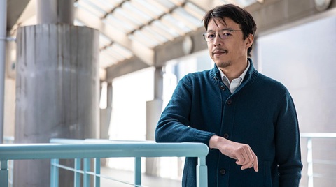Làm việc tại Đại học OSAKA, Nhật, khi Katsuhiko Hayashi và các đồng nghiệp công bố đã tạo ra chuột con từ tế bào của hai bố mẹ là chuột đực, tin tức này khiến một số nhà nghiên cứu thực sự choáng váng. - Ảnh: NATURE Nhà khoa học Katsuhiko Hayashi của Đại học OSAKA, Nhật Bản - Ảnh: NATURE