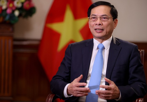Bộ trưởng Hồ Đức Phớc trả lời chất vấn về bảo hiểm nhân thọ, casino, đặt cược- Ảnh 3. Bộ trưởng Bộ Ngoại giao Bùi Thanh Sơn - Ảnh: D.L