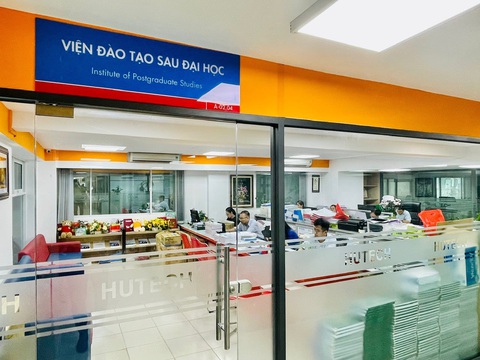 Thẩm định lại luận án tiến sĩ vừa bảo vệ thành công của nghiên cứu sinh 72 tuổi- Ảnh 1. Viện Đào tạo sau đại học Trường đại học Công nghệ TP.HCM - Ảnh: TUẤN MINH