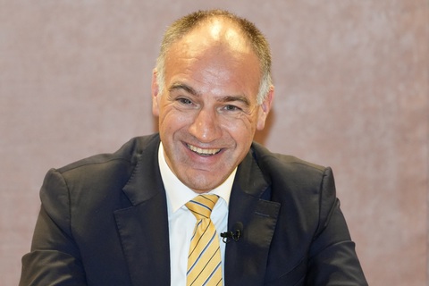 Ông Juergen Doerr - CEO của Vinpearl Holding Company - trả lời báo chí trong cuộc họp báo tại Phú Quốc chiều 15-12 - Ảnh: HỮU HẠNH Ông Juergen Doerr - CEO của Vinpearl Holding Company - trả lời báo chí trong cuộc họp báo tại Phú Quốc chiều 15-12 - Ảnh: HỮU HẠNH