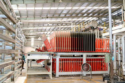 Nhiều doanh nghiệp sản xuất đồ gỗ mong muốn thông tư 04 sớm có hiệu lực, tạo môi trường cạnh tranh lành mạnh trong nước - Ảnh: NHẬT THÀNH Nhiều doanh nghiệp sản xuất đồ gỗ mong muốn thông tư 04 sớm có hiệu lực, tạo môi trường cạnh tranh lành mạnh trong nước - Ảnh: NHẬT THÀNH