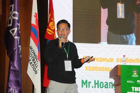 HLV Hoàng Anh Tuấn có thể dẫn dắt CLB Khánh Hòa?- Ảnh 2. HLV Hoàng Anh Tuấn thuyết trình về bóng đá trẻ tại Mông Cổ - Ảnh: VFF