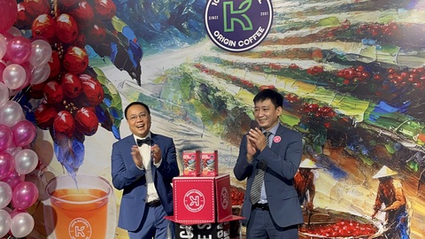 Biến vỏ cà phê thành trà hảo hạng, giá bán trên 1 triệu/kg- Ảnh 2. Giới thiệu sản phẩm trà cascara tại Việt Nam, trong đó có loại trà túi lọc với giá