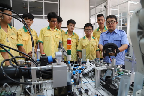 Xây dựng chương trình đào tạo giáo dục nghề nghiệp chung ở TP.HCM- Ảnh 1. Sinh viên theo học hệ giáo dục nghề nghiệp tại TP.HCM - Ảnh: NHƯ HÙNG