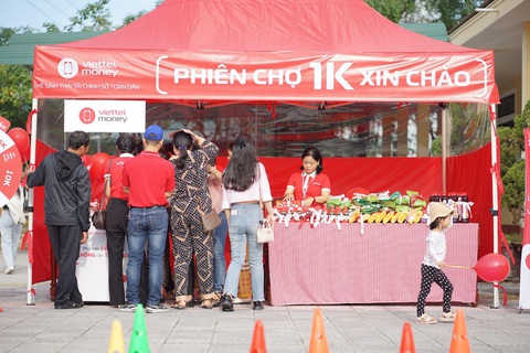 Chuyến xe Chuyển động số: Để công nghệ nối liền một dải quê hương- Ảnh 2. Chuyến xe Chuyển động số: Để công nghệ nối liền một dải quê hương- Ảnh 2.
