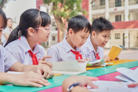 Tái sinh rác thải nhựa, cùng 10.000 học sinh ươm mầm xanh cho hành tinh- Ảnh 2. Tái sinh rác thải nhựa, cùng 10.000 học sinh ươm mầm xanh cho hành tinh- Ảnh 2.