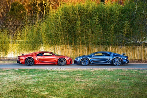 Muốn có Bugatti giống vợ, người chồng đứng hình vì chỉ đổi ngoại thất cũng mất 7 tháng- Ảnh 1. Để có được một cặp Bugatti Chiron Super Sport đôi đúng nghĩa, người chồng phải mất 7 tháng và một khoản tiền chắc chắn không nhỏ để tùy biến lại chiếc của mình - Ảnh: Bugatti