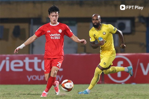 Hà Nội FC nỗ lực giành điểm trước Thể Công - Viettel- Ảnh 2. Thể Công - Viettel (trái) có tinh thần chiến đấu rất cao - Ảnh: FPT PLAY