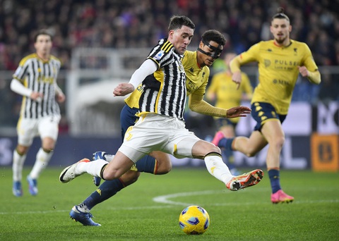 Tin tức thể thao sáng 16-12: Tottenham san bằng điểm số với Man City, Van de Beek rời khỏi Man United- Ảnh 2. Juventus hòa Genoa ở trận đấu sớm vòng 16 Giải vô địch Ý - Ảnh: REUTERS