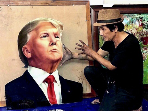 Bức chân dung tổng thống Mỹ Donald Trump do Đoàn Việt Tiến vẽ được trao tặng đến ông nhân Hội nghị thượng đỉnh Mỹ - Triều tại Hà Nội năm 2019 - Ảnh: NVCC Bức chân dung tổng thống Mỹ Donald Trump do Đoàn Việt Tiến vẽ - Ảnh: NVCC