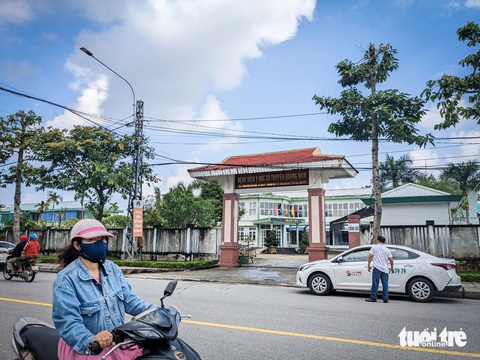 Bệnh viện nợ lương bác sĩ nửa năm, tỉnh cấp 7 tỉ giải cứu- Ảnh 1. Bệnh viện Y học cổ truyền tỉnh Quảng Nam nợ lương người lao động gần nửa năm qua - Ảnh: TẤN LỰC
