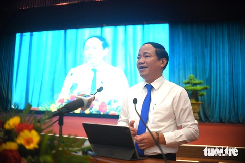 Ông Phạm Anh Tuấn - chủ tịch UBND tỉnh Bình Định - yêu cầu không bố trí người nhà đảm nhiệm vị trí lãnh đạo - Ảnh: LÂM THIÊN Ông Phạm Anh Tuấn - chủ tịch UBND tỉnh Bình Định - yêu cầu không bố trí người nhà đồng thời đảm nhiệm vị trí lãnh đạo để phòng chống tham nhũng - Ảnh: LÂM THIÊN