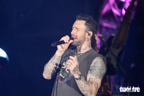Giọng ca lừng danh Adam Levine của Maroon 5 đã cất tiếng hát ở Việt Nam - Ảnh: HỮU HẠNH Giọng ca lừng danh Adam Levine của Maroon 5 đã cất tiếng hát ở Việt Nam - Ảnh: HỮU HẠNH