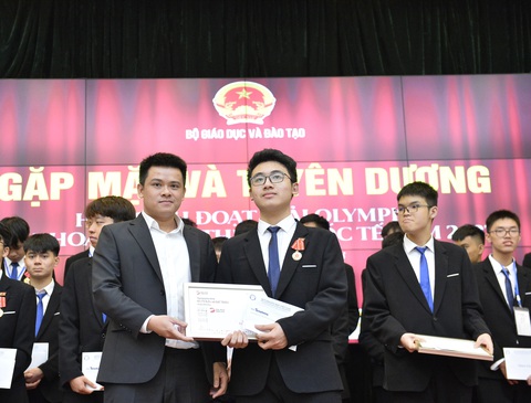 100% thí sinh Việt đoạt giải ở Olympic khu vực và quốc tế- Ảnh 2. Trong năm 2023, toàn bộ học sinh của Việt Nam dự thi các kỳ Olympic khu vực lẫn quốc tế đều đoạt giải, tiếp tục lọt vào danh sách top 10 quốc gia đạt kết quả cao nhất thế giới - Ảnh: M.LINH