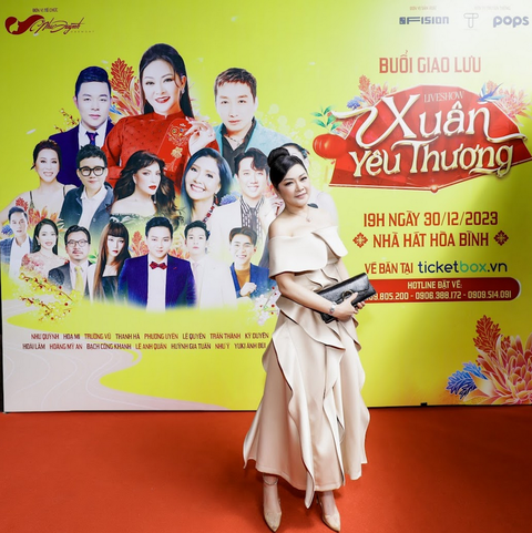 Ca sĩ Như Quỳnh kết hợp bolero với rap, rock trong đêm live show ‘Xuân yêu thương’- Ảnh 1. Ca sĩ Như Quỳnh xuất hiện rạng rỡ trong buổi giao lưu với báo chí, người hâm mộ. Live show Xuân yêu thương sẽ diễn ra vào ngày 30-12 tại nhà hát Hòa Bình (TP.HCM).