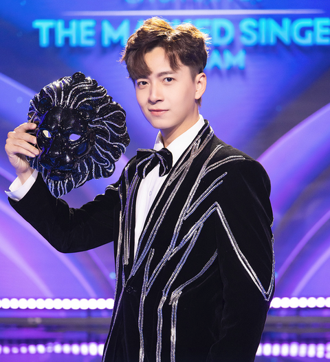 Ngô Kiến Huy 'biến báo' cùng loạt mascot đặc sắc tại The masked singer mùa 2- Ảnh 5. Một Ngô Kiến Huy luôn luôn nỗ lực để làm tốt vai trò của mình. Có thể nói anh là