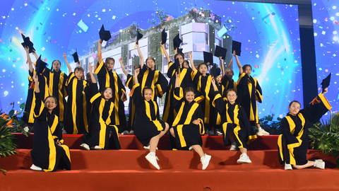 Ra mắt Trường Quốc tế Song ngữ Victoria Riverside với sự đồng hành của UNESCO- Ảnh 5. Học sinh Hệ thống giáo dục Victoria School hạnh phúc, tự tin, bản lĩnh và là phiên bản tốt nhất của chính mình.