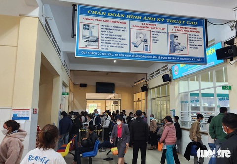 Trục lợi bảo hiểm y tế tại Bệnh viện Lâm Đồng: Bắt thêm 1 dược sĩ- Ảnh 1. Khu vực thực hiện các thủ tục cấp phát thuốc theo bảo hiểm y tế của Bệnh viện Đa khoa tỉnh Lâm Đồng - Ảnh: M.V.