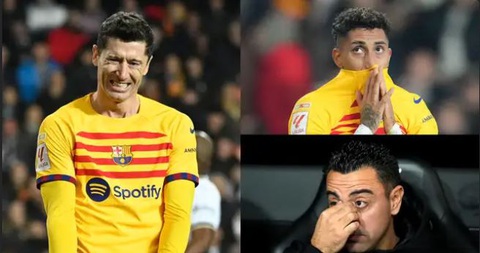 Tin tức thể thao sáng 17-12: Sevilla sa thải HLV; Barca chia điểm với Valencia- Ảnh 3. Sự thất vọng của HLV Xavi và các cầu thủ Barca - Ảnh: Getty