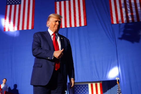 Ông Trump trong buổi vận động tranh cử ở thành phố Durham, bang New Hampshire (Mỹ), ngày 16-12 - Ảnh: REUTERS Ông Trump trong buổi vận động tranh cử ở thành phố Durham, bang New Hampshire (Mỹ), ngày 16-12 - Ảnh: REUTERS