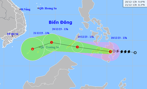 Không khí lạnh tăng cường, miền Bắc rét đậm rét hại đến hết Noel- Ảnh 2. Vị trí và hướng di chuyển áp thấp nhiệt đới lúc 13h chiều 18-12 - Ảnh: NCHMF