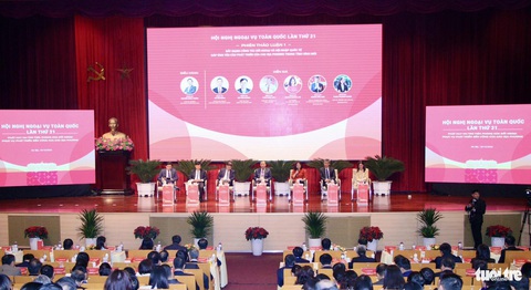Ngoại giao kinh tế giúp thu hút FDI tăng 14,8%- Ảnh 3. Phiên thảo luận tại Hội nghị Ngoại vụ toàn quốc lần thứ 21 sáng 18-12 - Ảnh: DUY LINH