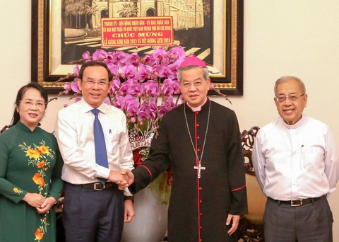 Bí thư Nguyễn Văn Nên thăm Tòa tổng giám mục Tổng giáo phận TP.HCM- Ảnh 1. Lãnh đạo TP.HCM thăm Tòa tổng giám mục Tổng giáo phận TP.HCM và Tổng giám mục Nguyễn Năng - chủ tịch Hội đồng Giám mục Việt Nam, tổng giám mục Tổng giáo phận TP - Ảnh: N.N