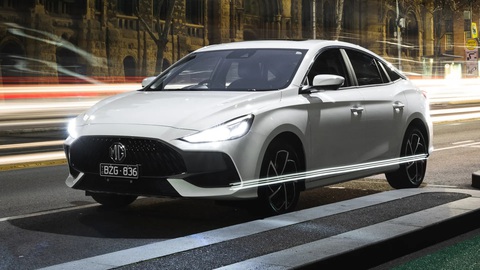 MG5 gấp rút bổ sung công nghệ sau ngày bị chấm 0 sao an toàn- Ảnh 1. MG5, với việc bỏ trang bị bán giá thấp, có một thời gian khá thành công tại Úc khi bán chạy thứ 3 trong phân khúc sedan cỡ nhỏ/trung, chỉ thua Kia Cerato và Mazda3 - Ảnh: Drive