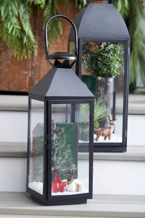 Làm nhanh góc Giáng sinh xinh xắn với đồ trang trí tự làm- Ảnh 10. Tác phẩm nghệ thuật chào đón các vị khách đến nhà - Ảnh: BHG
