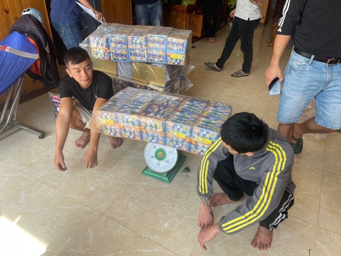 Hơn nửa tấn pháo lậu giấu trong khu dân cư ở Lâm Đồng- Ảnh 1. Pháo bị cơ quan chức năng thu giữ - Ảnh: Công an cung cấp