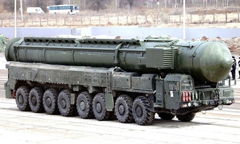 Tên lửa Yars ICBM trên phương tiện phóng di động - Ảnh: MILITARY WATCH Tên lửa Yars ICBM trên phương tiện phóng di động - Ảnh: MILITARY WATCH