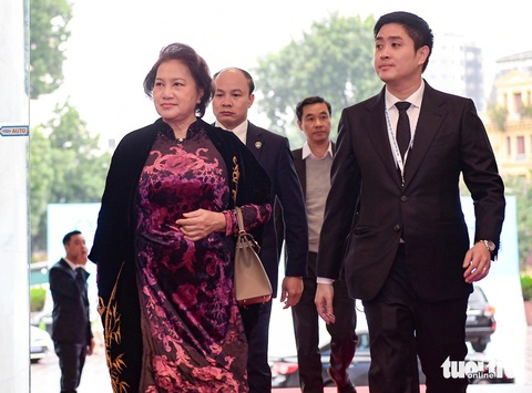 Nguyên chủ tịch Quốc hội Nguyễn Thị Kim Ngân đến dự phiên trọng thể - Ảnh: NAM TRẦN Nguyên chủ tịch Quốc hội Nguyễn Thị Kim Ngân đến dự phiên trọng thể