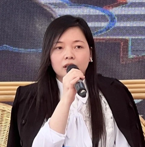 Nhà văn Thảo Trang phát biểu trong Trò chuyện Nhà văn Thảo Trang phát biểu trong sự kiện