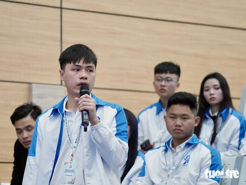 Bàn cách để phong trào sinh viên gắn liền với thực tiễn- Ảnh 2. Sinh viên Nguyễn Phúc Đức (Thái Nguyên), 27 lần hiến máu tình nguyện, chia sẻ về câu chuyện tạo môi trường cho sinh viên khuyết tật được cống hiến, hoạt động tình nguyện vì cuộc sống cộng đồng - Ảnh: N.THẮNG