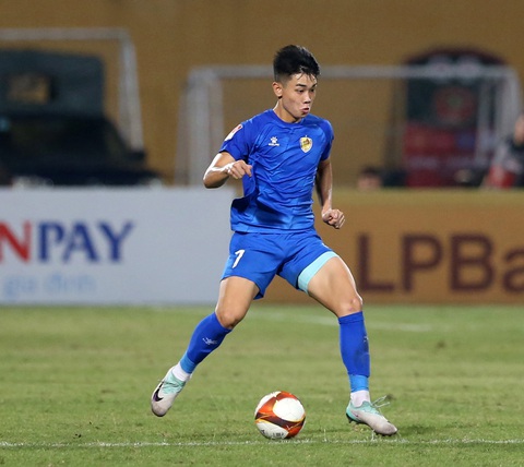 Đình Bắc - cầu thủ trẻ thi đấu nổi bật ở vòng 6 V-League 2023 – 2024 - Ảnh: HOÀNG TÙNG Đình Bắc - cầu thủ trẻ thi đấu nổi bật ở vòng 6 V-League 2023 – 2024 - Ảnh: HOÀNG TÙNG