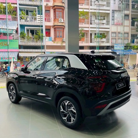 Tin tức giá xe: Hyundai Creta bản nhập giảm giá 120 triệu đồng để xả hàng tồn tại đại lý- Ảnh 4. Trang bị an toàn có ABS, EBD, BA, cân bằng điện tử, hỗ trợ khởi hành ngang dốc, kiểm soát lực kéo, cảm biến áp suất lốp, hỗ trợ tránh va chạm với người đi bộ, tránh va chạm phía sau, cảnh báo điểm mù, hỗ trợ giữ làn đường và 6 túi khí - Ảnh: Đại lý Hyundai/Facebook