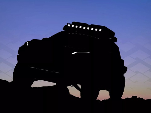 Nissan tung dàn xe độ cực xịn: Off-road, xe có thực đơn trên kính lái- Ảnh 1. Đầu xe có vẻ được bổ sung thanh đèn LED. Hông có vòm bánh được nới rộng, trong khi trên trần là thanh đèn LED phụ trợ và giá chằng đồ - Ảnh: Nissan